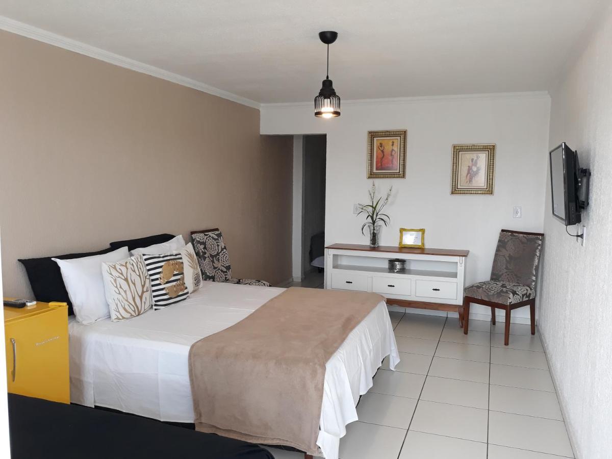 Pousada Cris Garden Bed&Breakfast Foz do Iguacu Exterior photo